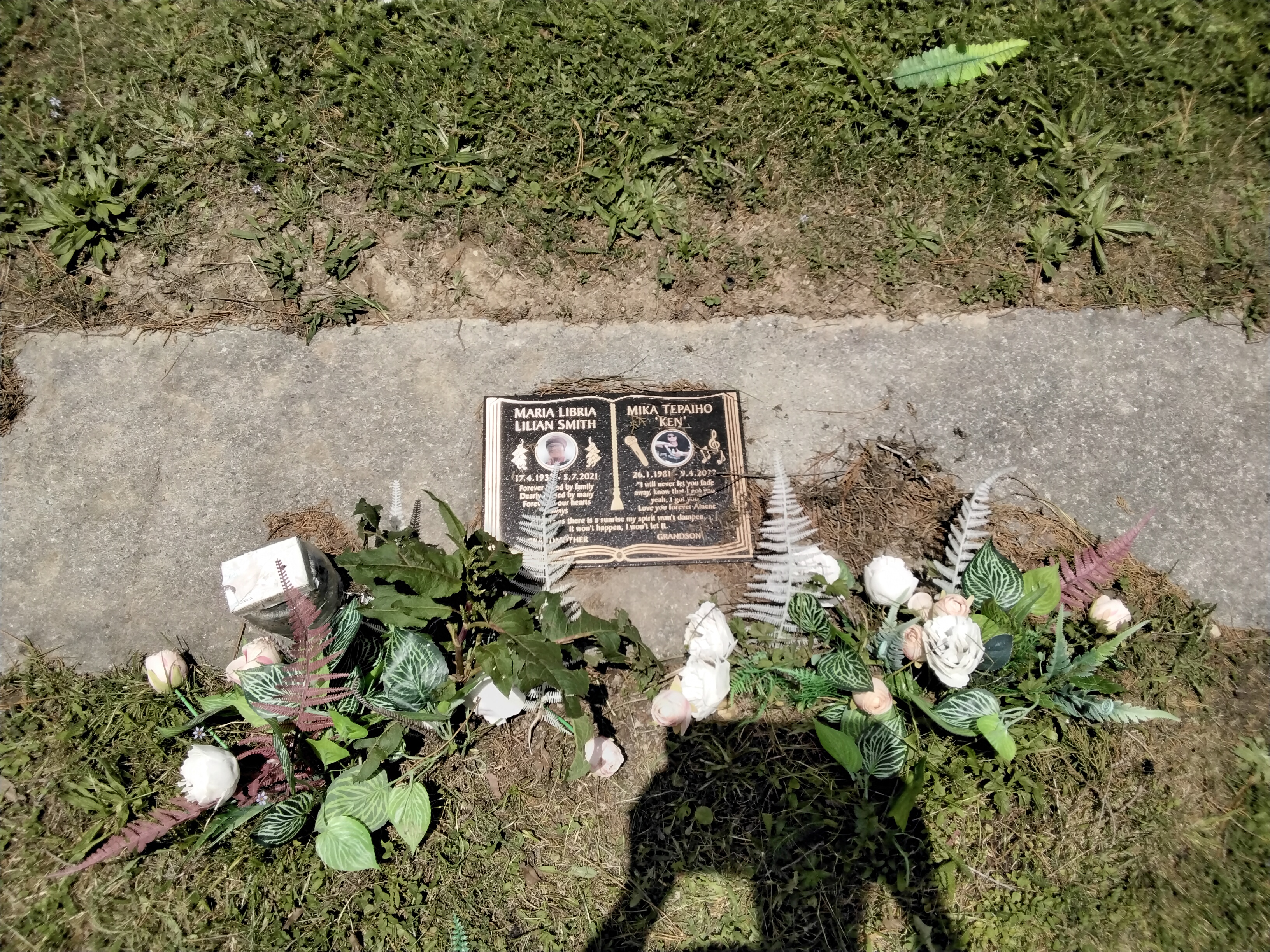 headstone