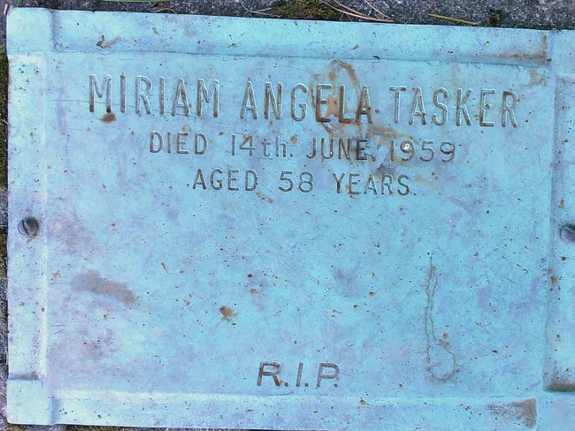 headstone