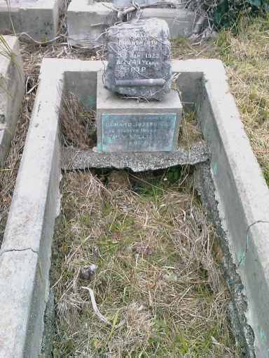 headstone